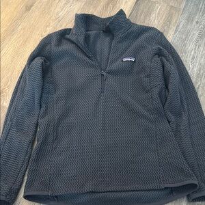 Patagonia blue medium women’s Quarter-Zip Pullover